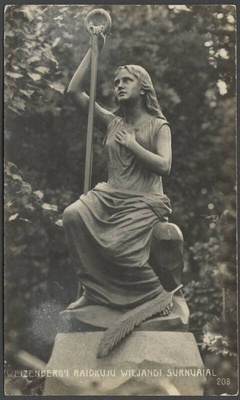 fotopostkaart, Viljandi, Vana kalmistu, H. Sassi haud, A. Weizenbergi kuju "Naine ankruga", u 1915, foto J. Riet?  duplicate photo