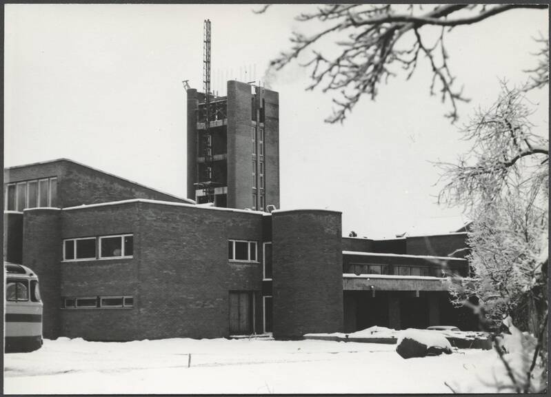 foto, Viljandi, Riia mnt 6, tuletõrjehoone, torni ehitus, 1976, foto E. Veliste
