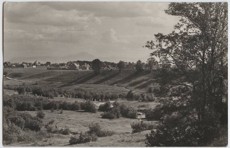 fotopostkaart, Viljandi, Uueveski org, oja, lastebassein, linnamajad , u 1933