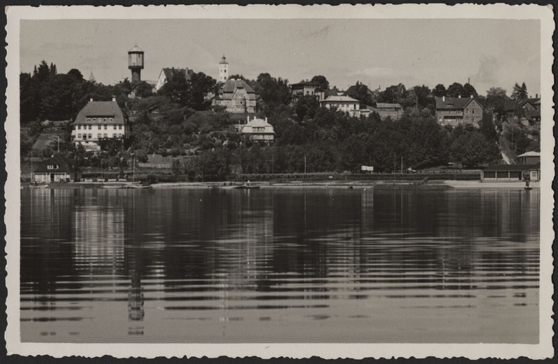 fotopostkaart, Viljandi, järv, hooned mäeveerul, spordiklubi, elamud, veetorn, raekoja torn, u 1935