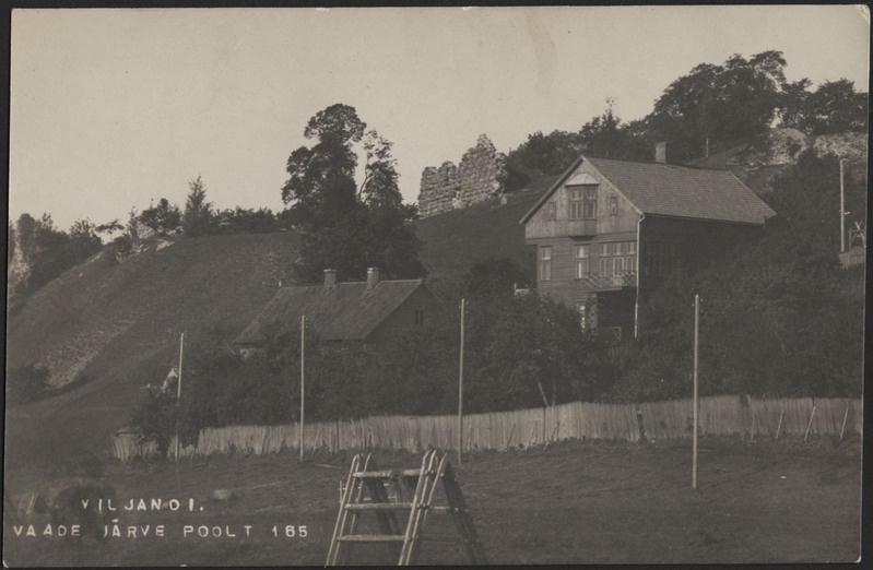 fotopostkaart, Viljandi, lossimäed, järve poolt, paremal elumaja Pikk tn 39 (endine Blumbergi maja) u 1925, foto J. Riet