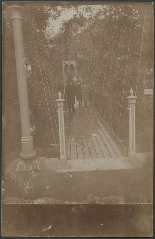fotopostkaart, Viljandi, rippsild, inimesed, järve poolt, u 1932