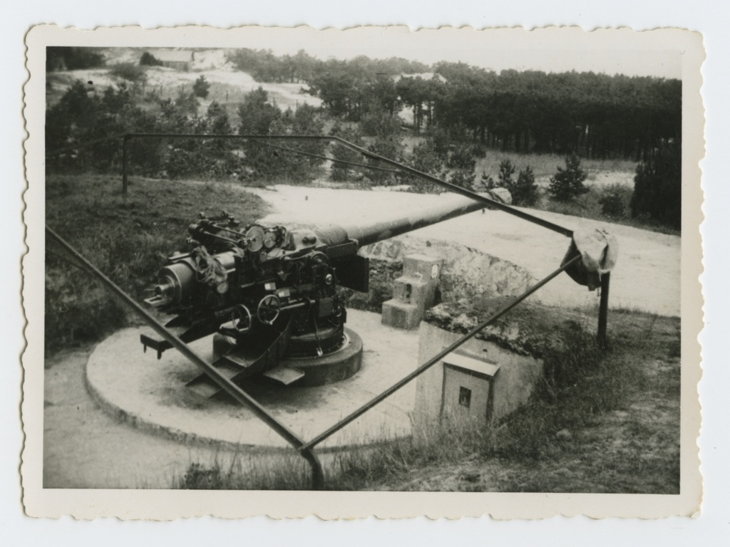 Aegna 13 inch artillery battery