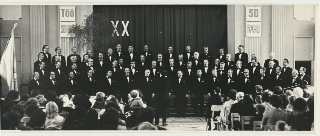 foto, Viljandi, meeskoor Sakala, 20. aastapäeva kontsert, 1. keskkooli saal, 1975