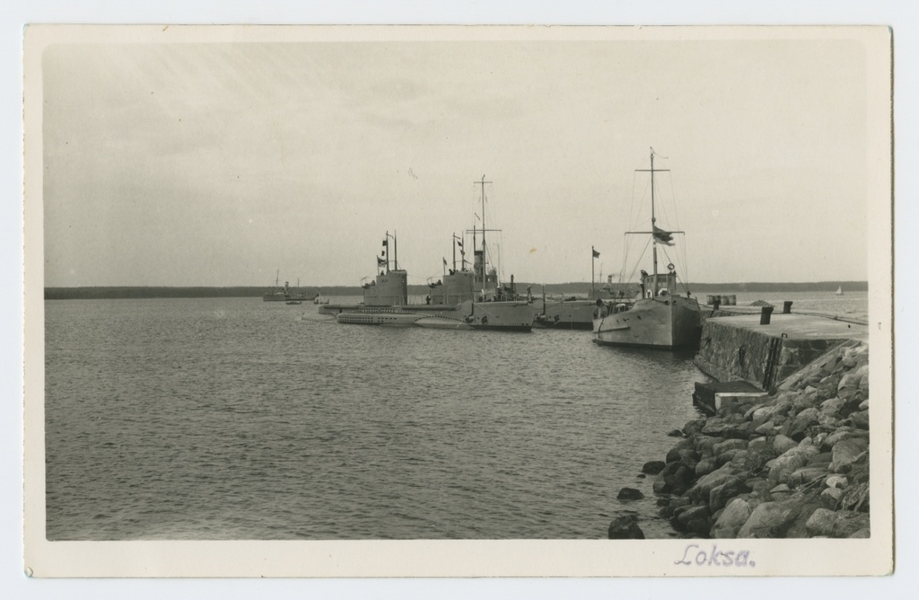 Estonian submarine vessels and trail "Vaindlo" in the port of Loksa, on the road mining racks "Suurop" and "Ristna"