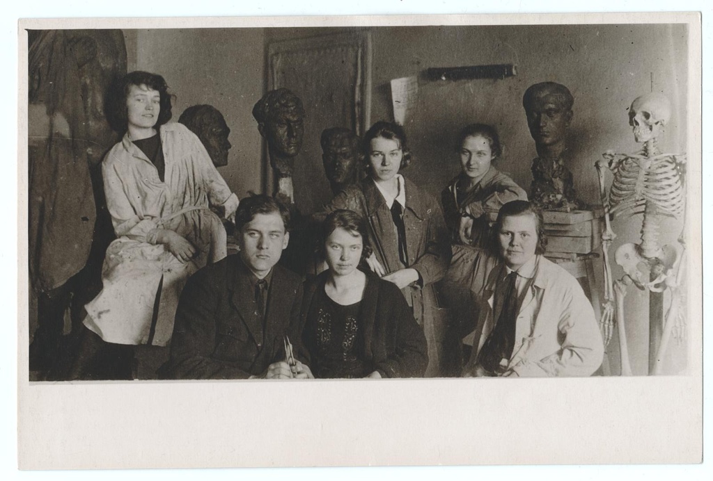 Kunstikool "Pallas" - skulptuuri ateljees 1923. A. Bach, Siradi, Kull, ?, Verhoustinskaja, Lind