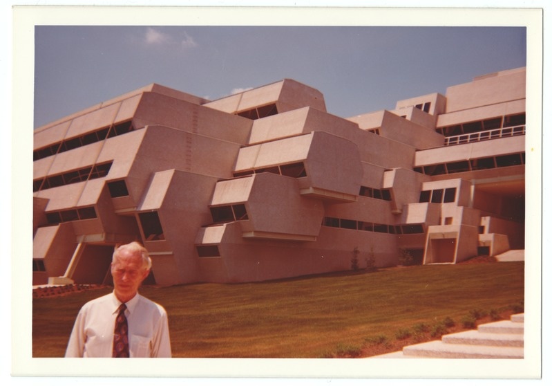 Endel Kõks, taustal Research Triangle, NC, USA. Juuni, 1972