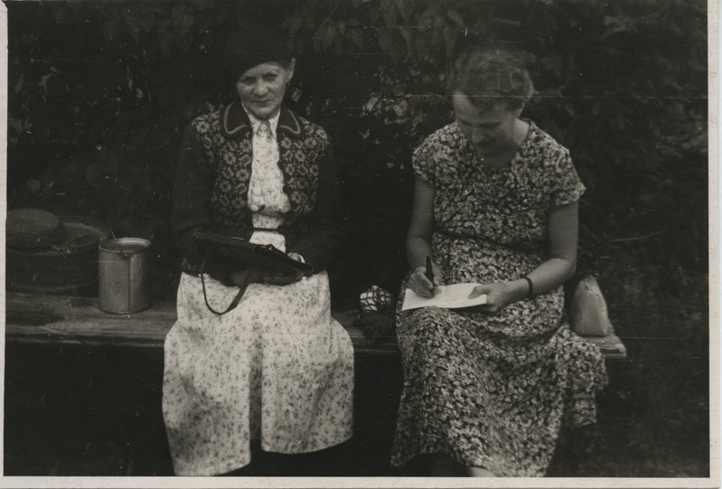 Anni Laipman ja Vaike Tiik Taeblas 1959