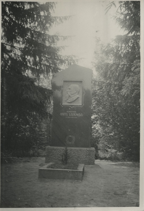 Ants Laikmaa haud Taeblas, 1959.