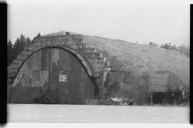 Airfield and missile base in Virumaa; angaar