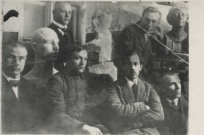 KK "Pallase" ateljees umb. 1922.a.  duplicate photo