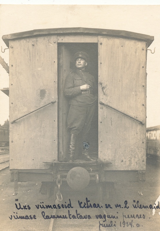 Kitsarööpmelise soomusrongi nr 2 ülem R. Voolaine