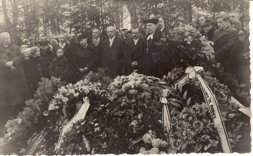 Friedrich Bergi matused. Matusetalitus surnuaial