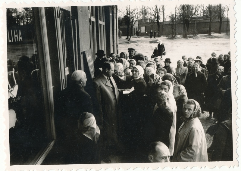 Valga Tarbijate Kooperatiivi kauplus-administratiivhoone avamine