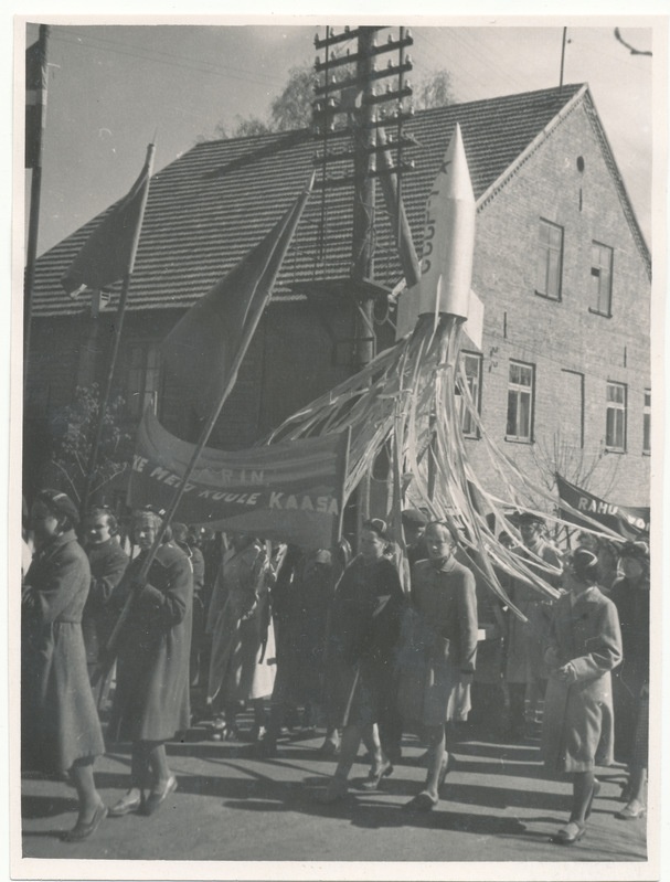 Õpilaste kolonn Nõukogude tn