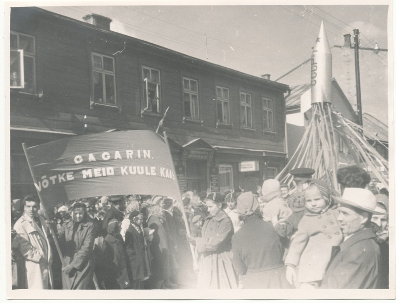 Demonstratsioonist osavõtjad Võidu tn