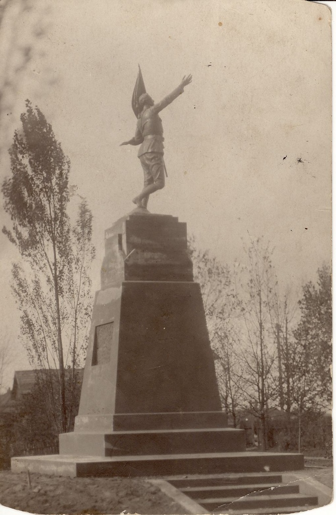 Vabadussõja mälestussammas Valgas