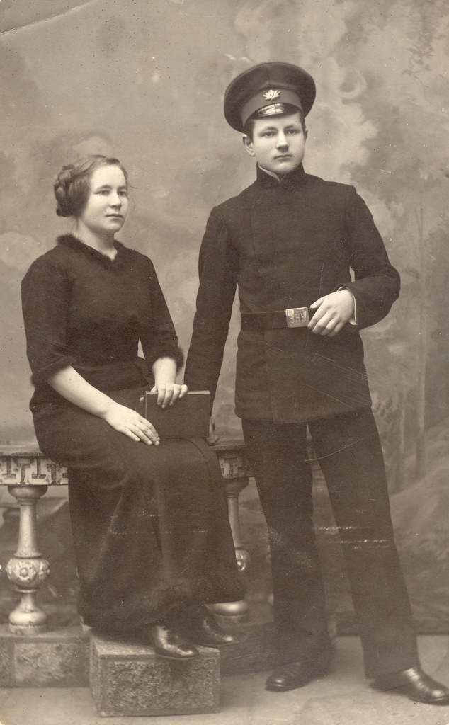 Karl Rothberg koos õe Liinega Valga linnakoolis õppimise ajal