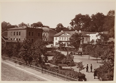 Barclay plates and monument  similar photo