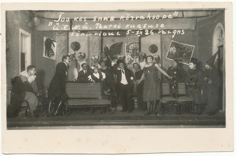 Stseen näidendist "Too, kes saab kõrvahoope"