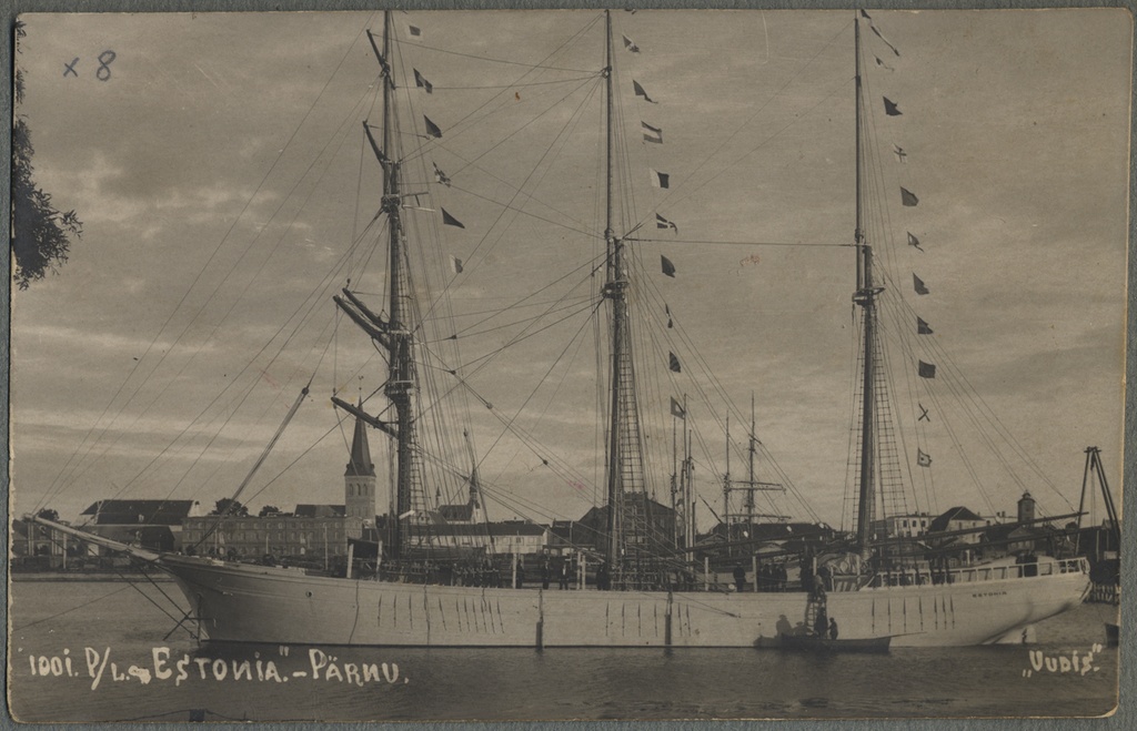 Sailing ship "Estonia" in Pärnu
