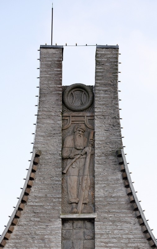 Lutheri vineerivabriku rahvamaja / klubihoone otsaviil ja reljeef. Hiljem Pagaripoisid. Arhitektuuribüroo Gesellius, Lindgren, Saarinen