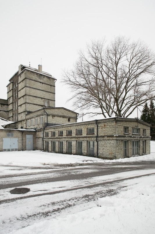 Tallinna Filterveevärk Järvevana teel Ülemiste järve kaldal. Arhitektid Karl Burman (esialgne projekt) ja Erich Jacoby