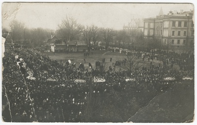 1905. 16 October The new market for the lost funeral race on the market square.  duplicate photo