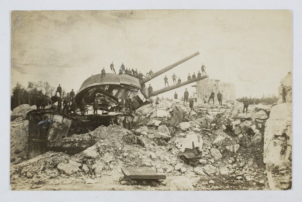 During the first World War, Naissaare's seafaring was destroyed. 1917.