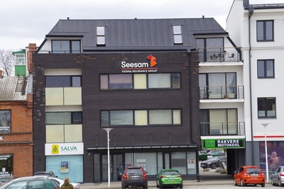 Korterelamu Rakvere keskväljakul, vaade hoonele. Arhitekt Katre Rajur rephoto