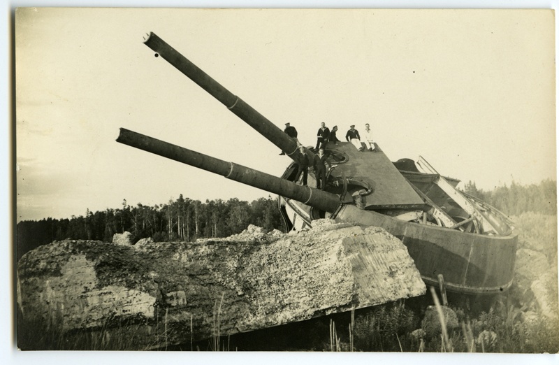 Naissaar crushed at 12 inch battery