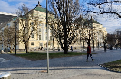 Teater Estonia, vaade turupoolsele küljele. Arhitektid Armas Lindgern, Wivi Lönn rephoto