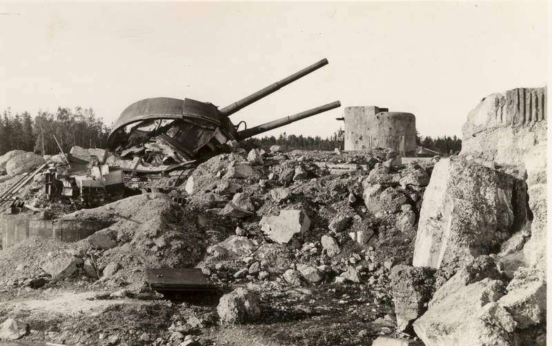14-inch battery explosion on Naissaar