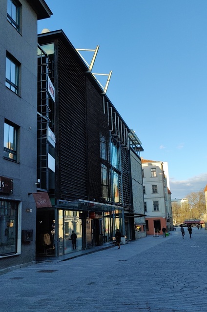 Building on Viru Street in Tallinn rephoto