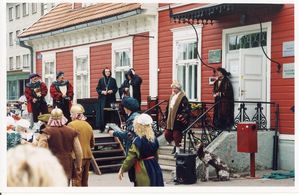 Valga linna legendi lavastamine