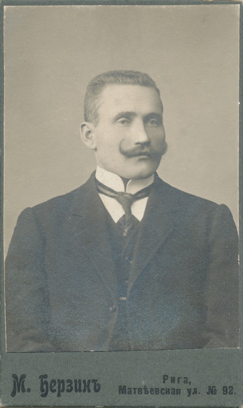 August Täht