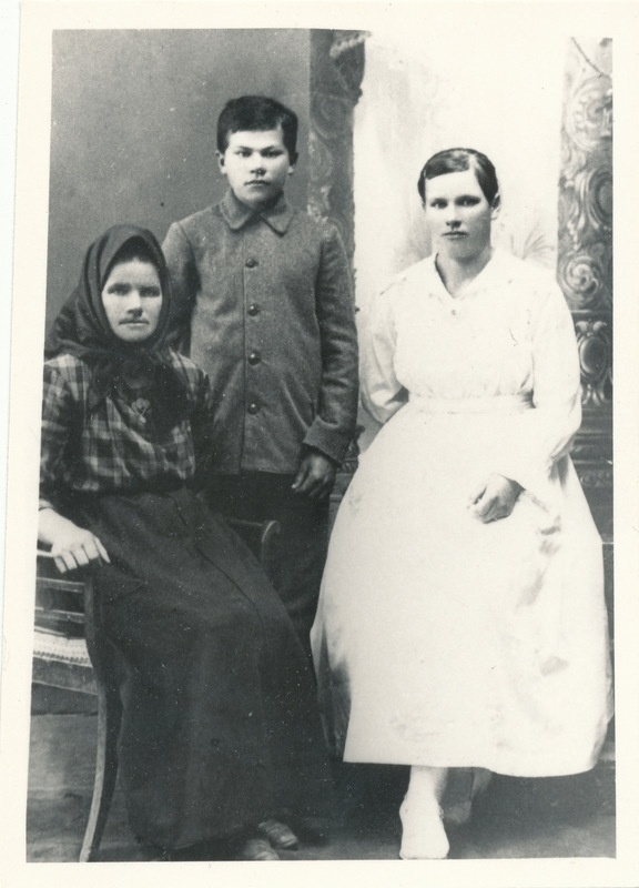 Ants Lepp koos ema ja õega
