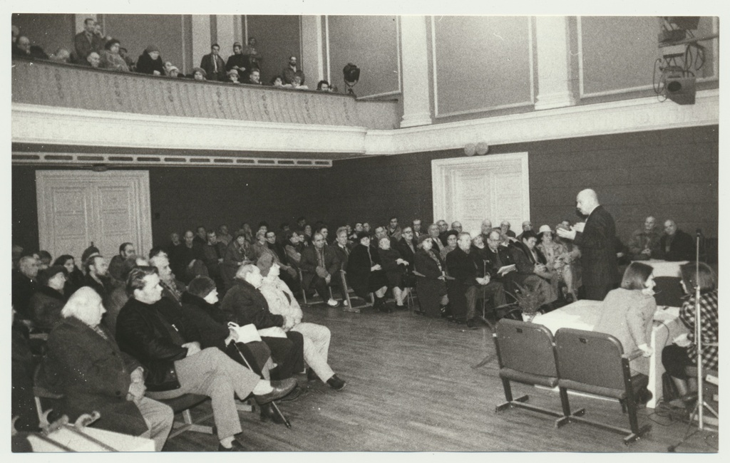 foto, Viljandi kultuurimaja, Eesti Kodanike Liit, moodustamine, osalejad, 1992. F: T. Möldre