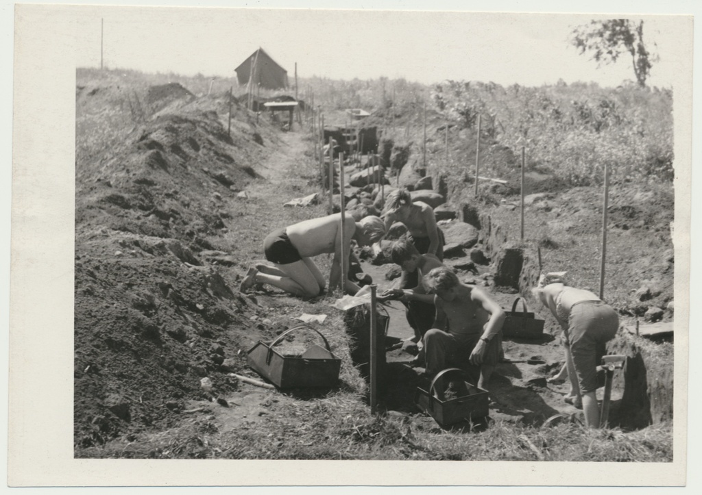 foto Kolga-Jaani khk Siimussaare arheoloogilised väljakaevamised 1962 foto A. Kiisla
