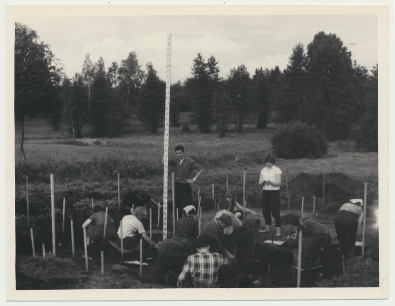foto Kolga-Jaani khk Siimussaare arheoloogilised kaevamised 1962 foto U. Roosimaa