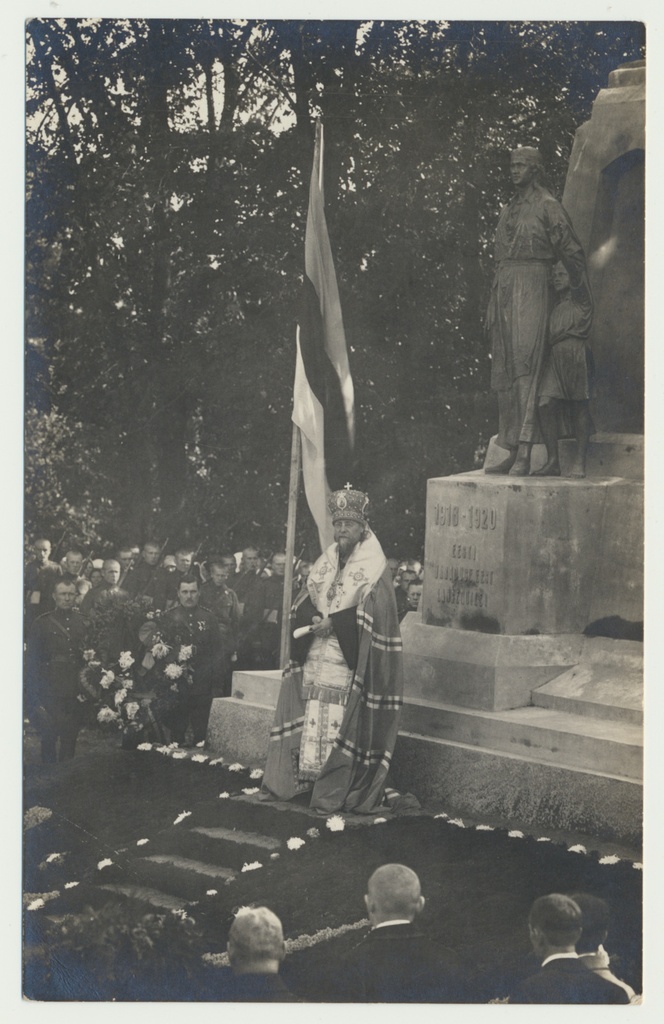 foto, Viljandi, Vabadussõjas langenute mälestussammas, avamine, 1926, kõneleb metropoliit Aleksander