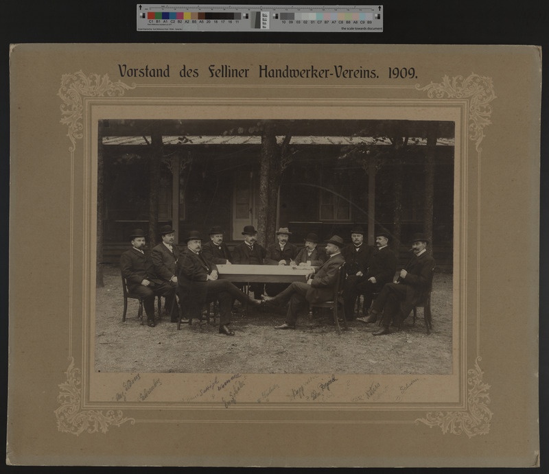 foto papil Viljandi Käsitööliste Seltsi eestseisus 1909, sh A.Eldring, Ehrenberg, B.Sewigh, Werncke, E.Schöler, Strühmberg, V.Kapp, E.Rieprich, R.Natus, Schwau