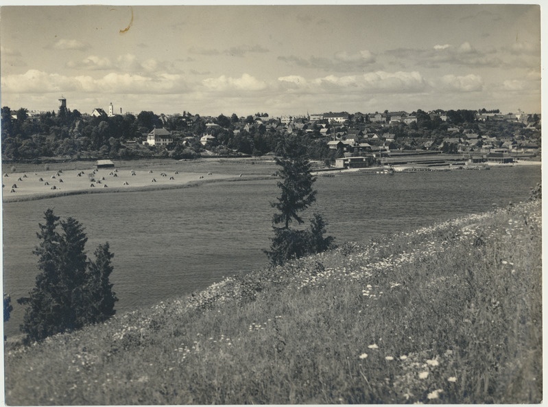 foto, Viljandi linn ja järv, vaade vastaskaldalt, u 1935