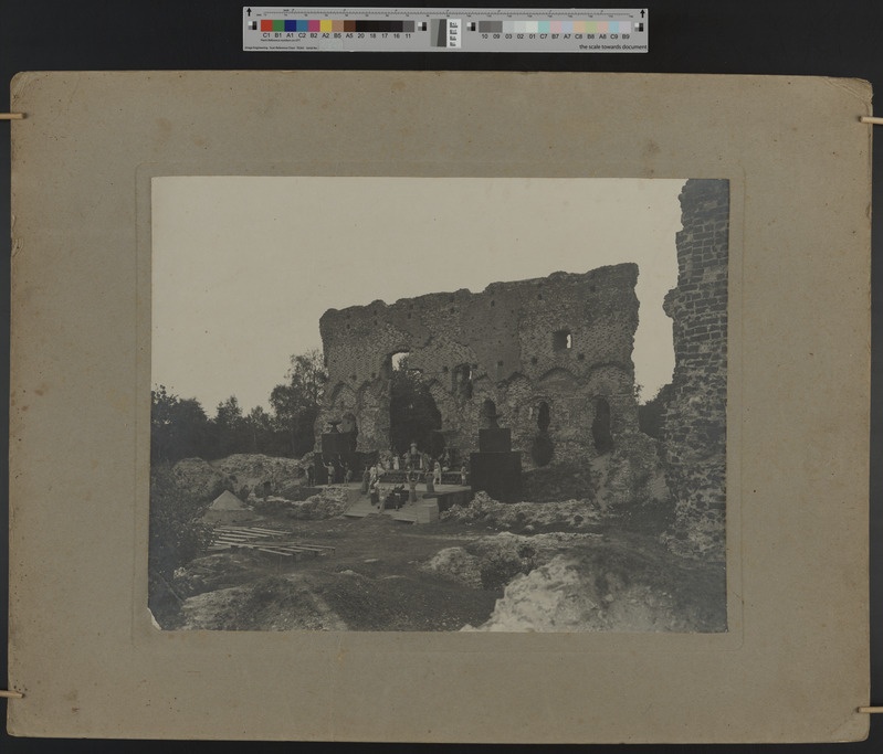 foto papil, Viljandi, Kaevumägi, vabaõhuetendus "Salome", nimed, 1920