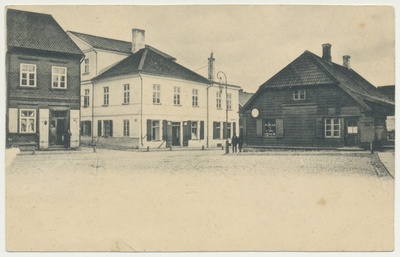 trükipostkaart, Viljandi, Väike-Turu, Kauba ja Pikk tn ristmik, kauplused, ees olev plats Väiketurg (ka Puuturg, Heinaturg) u 1910  similar photo