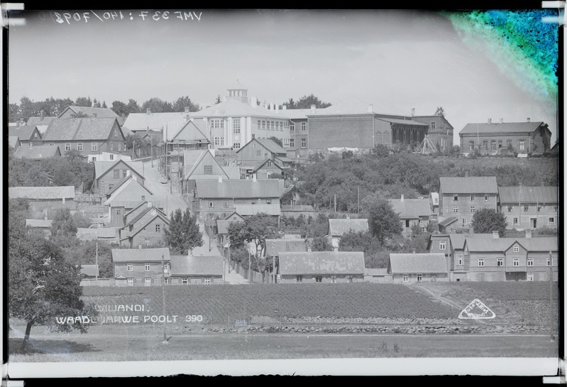 fotonegatiiv, Viljandi, Kõrgemäe tn ümbrusega, ülal keskel haridusseltsi gümnaasium (Jakobsoni tn 42), u 1925, foto J. Riet