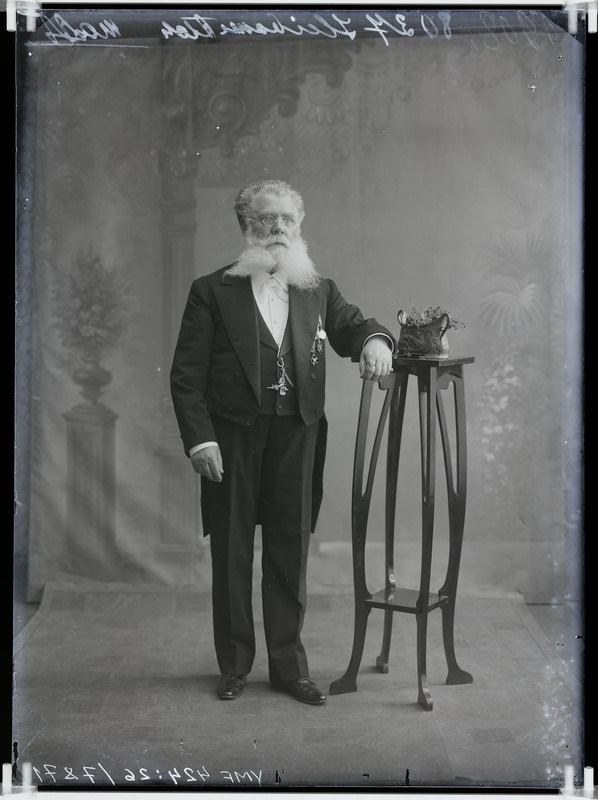 fotonegatiiv, Viljandi renter, muusik Heybovitš, mees, täisportree 1908 foto j.Riet