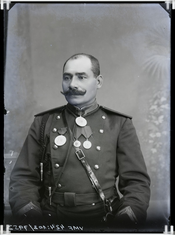 fotonegatiiv, Jensen, mees, sõjaväevorm, rinnaportree 1907 foto J.Riet