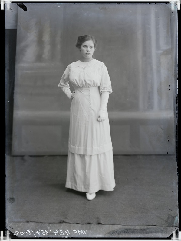 fotonegatiiv, Anna Markus, näitleja, täisportree 1913 foto J.Riet