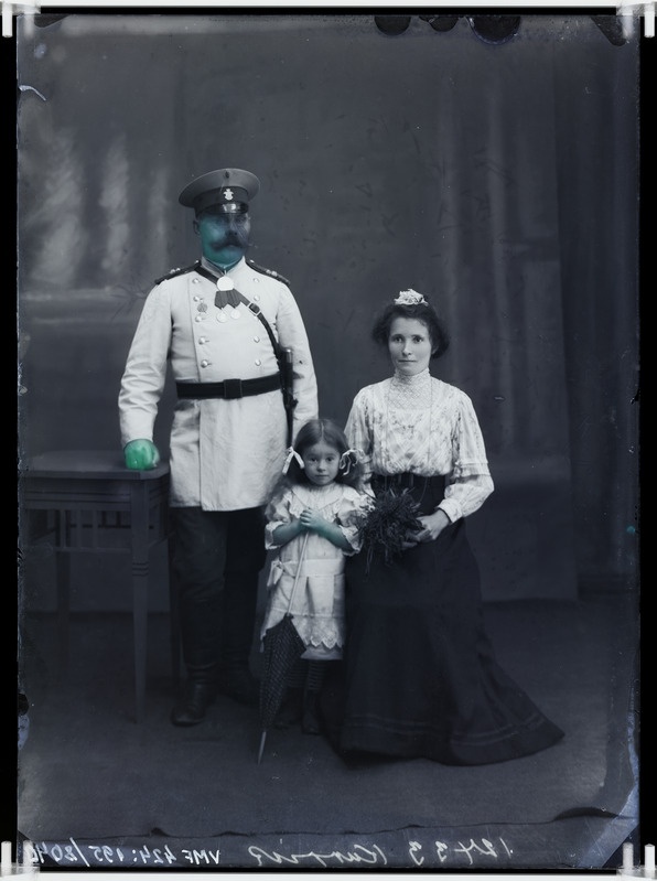 fotonegatiiv, Kurrik, pere, täisportree 1911 foto J. Riet